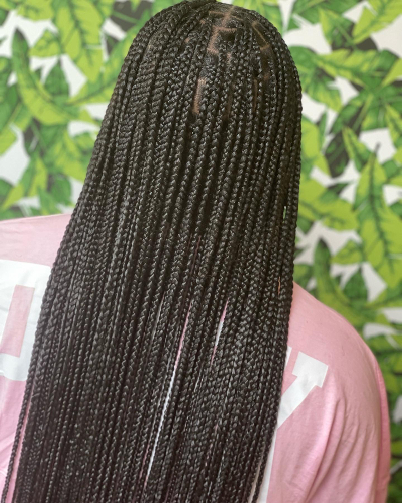 Medium Knotless Braids