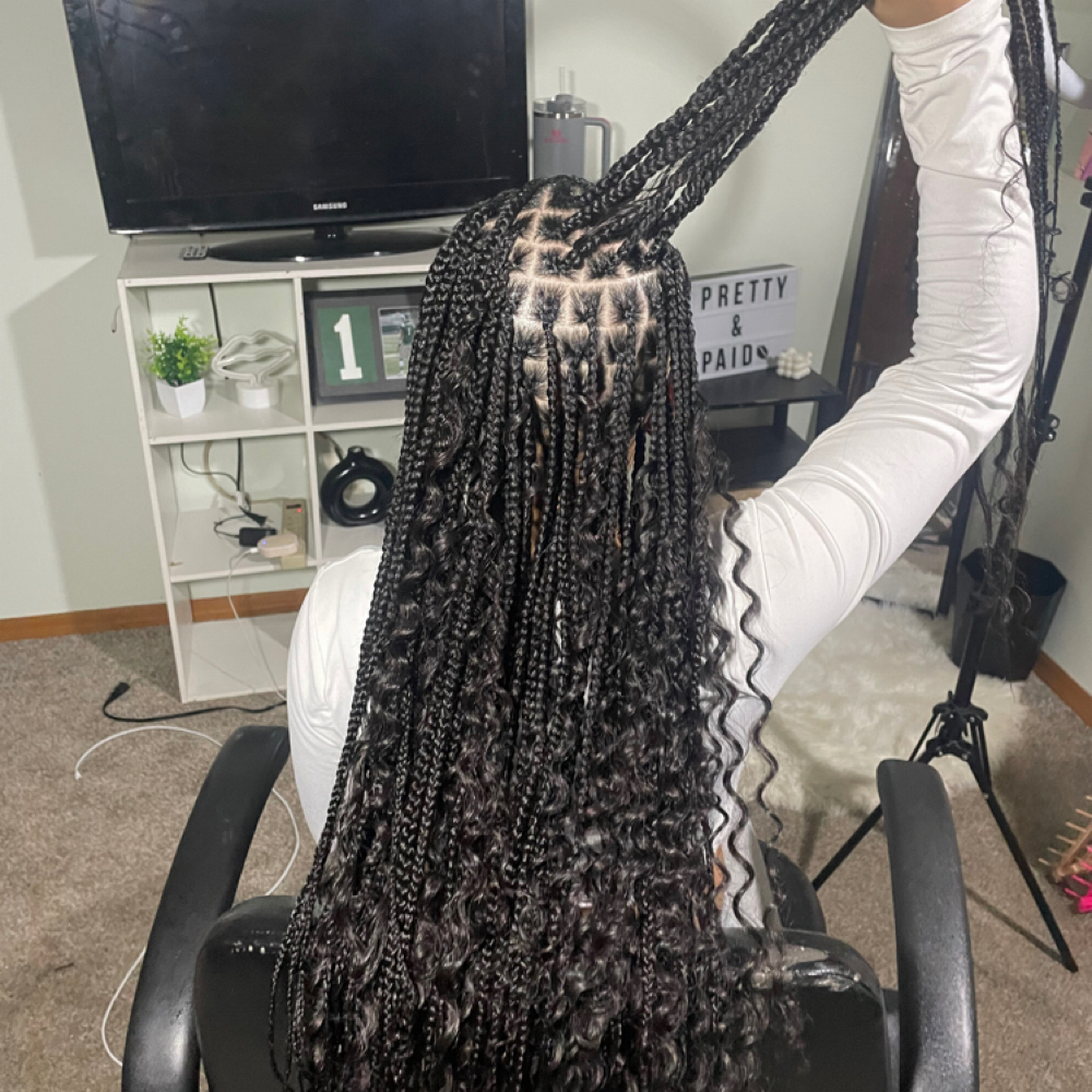 Smedium Knotless Braids at TheBratZHouse in Houston, TX