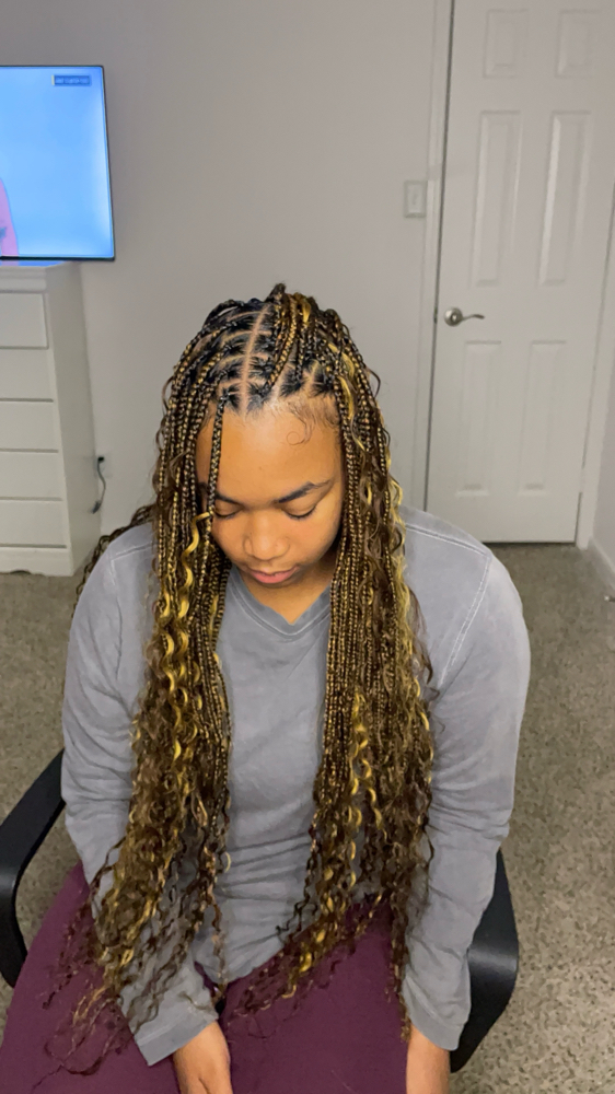 Smedium Knotless Braids at TheBratZHouse in Houston, IL