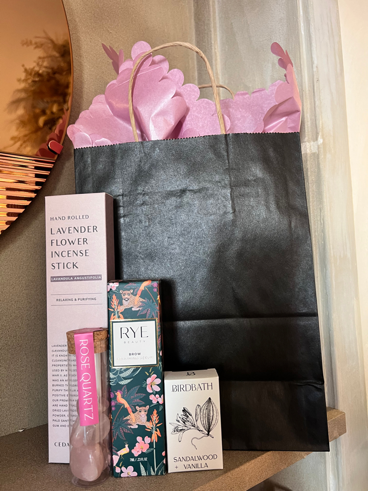 GIFT BAG
