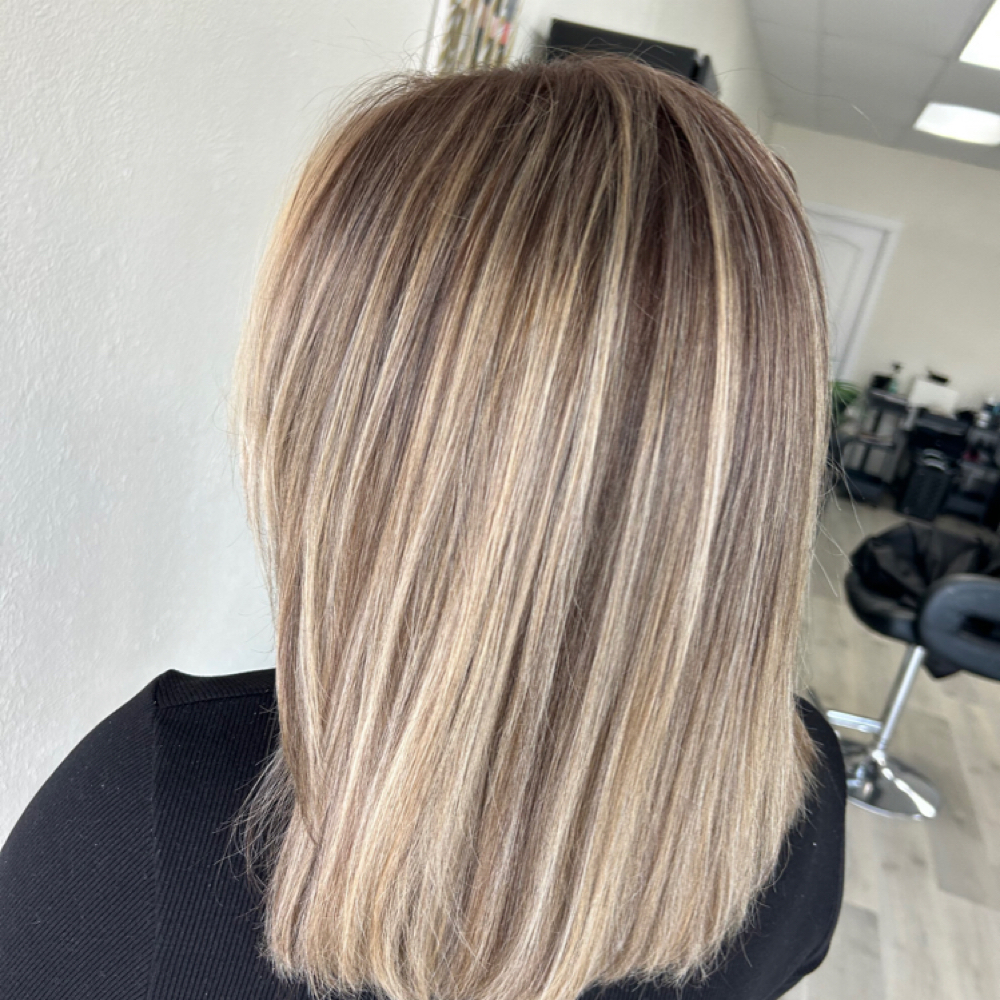 Highlight Special Flat Rate at Pinned Salon in Grand Prarie, TX