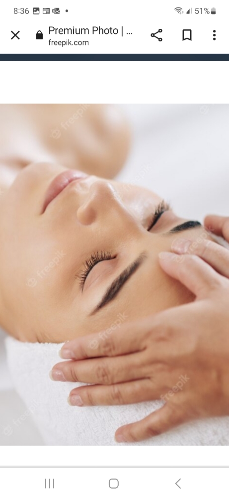 Plump & Lift Facial