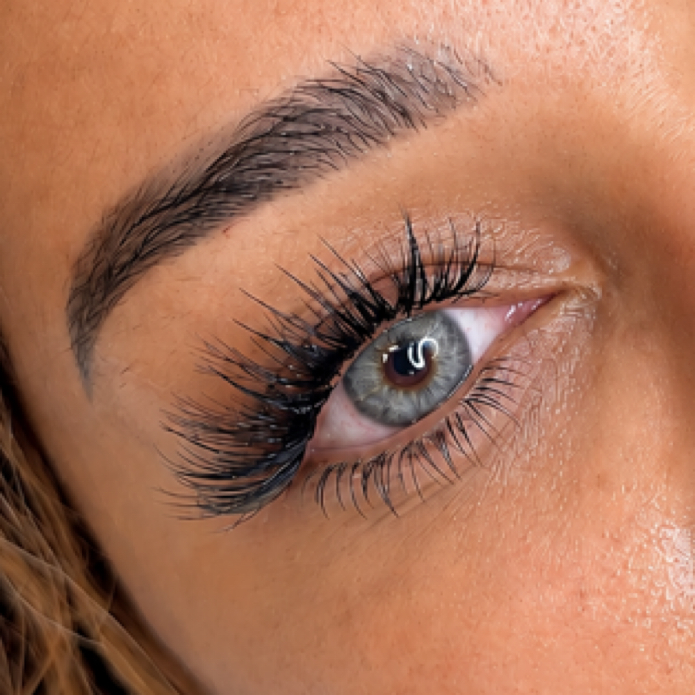 Bottom Lash at LUMERA Lash & Beaute’ in Houston, TX
