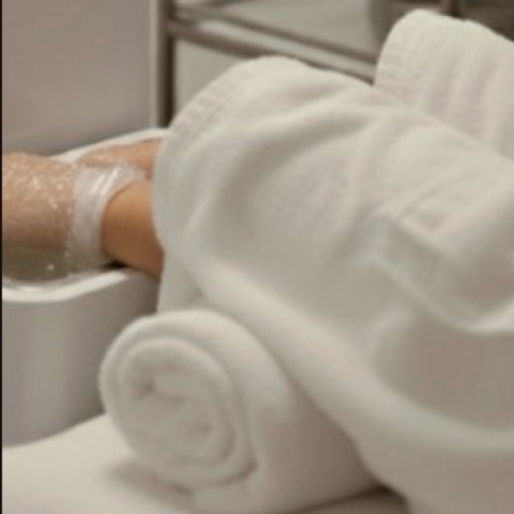 Bloom Refresh Hand Treatment at Beauty In Full Bloom in Clarksville, TN