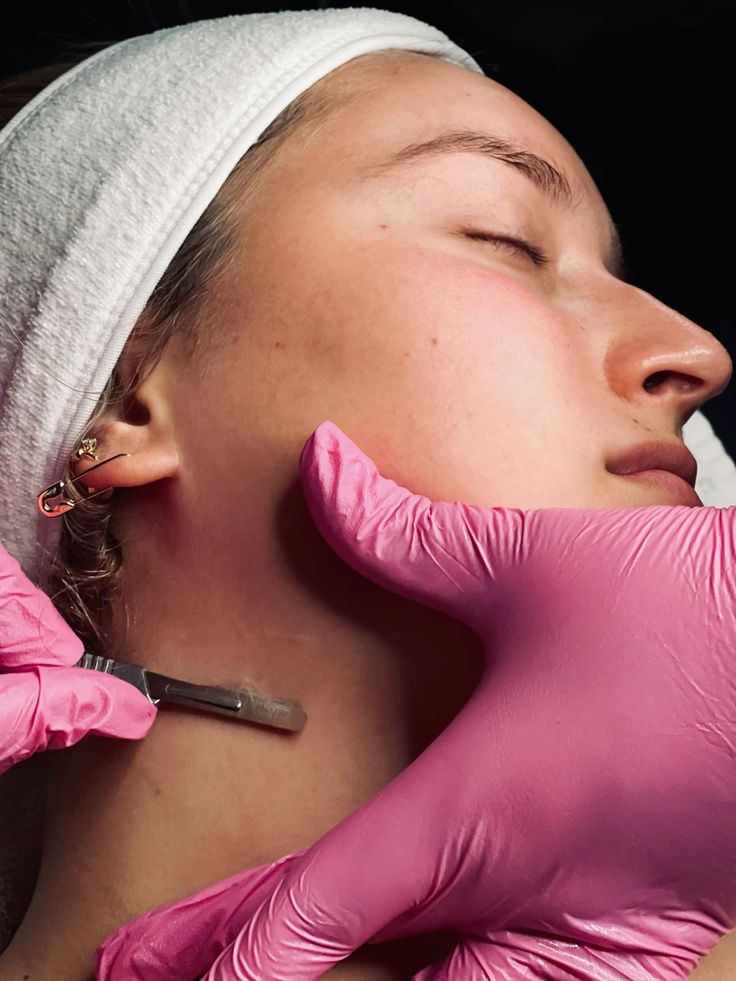 Express Dermaplane Facial