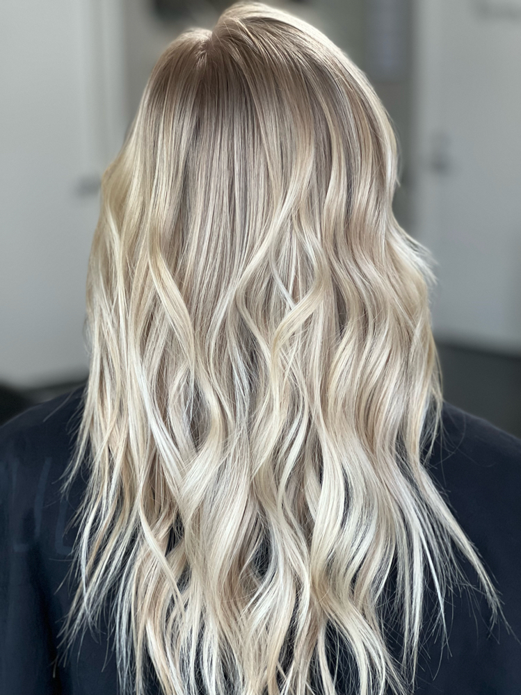 Express Blonding Service at AmandaaClairee in Coburg, OR