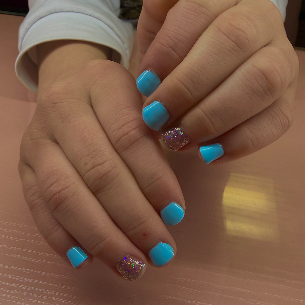 Kids Manicure at Pops Polish in Terre Haute, IN