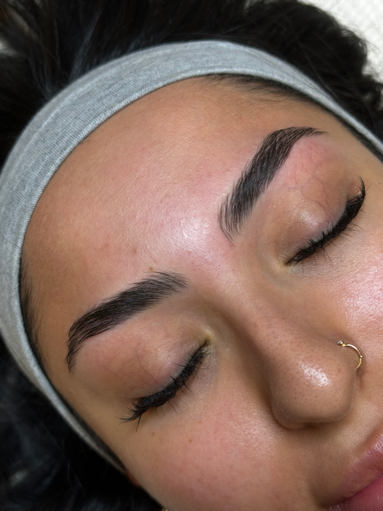 SIGNATURE BROW SCULPT WAX