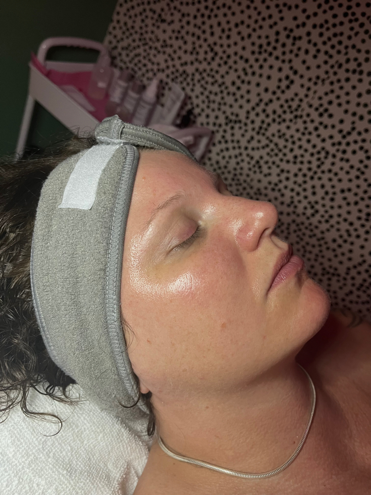 60 Minute Custom Facial