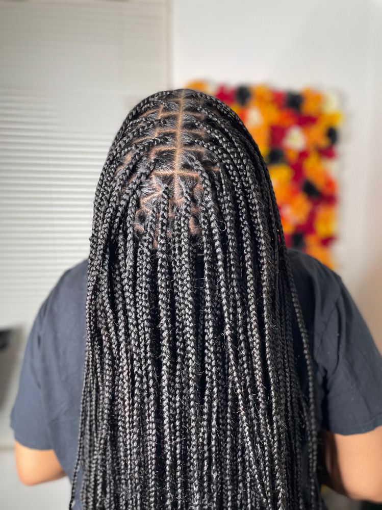 Small Knotless braids