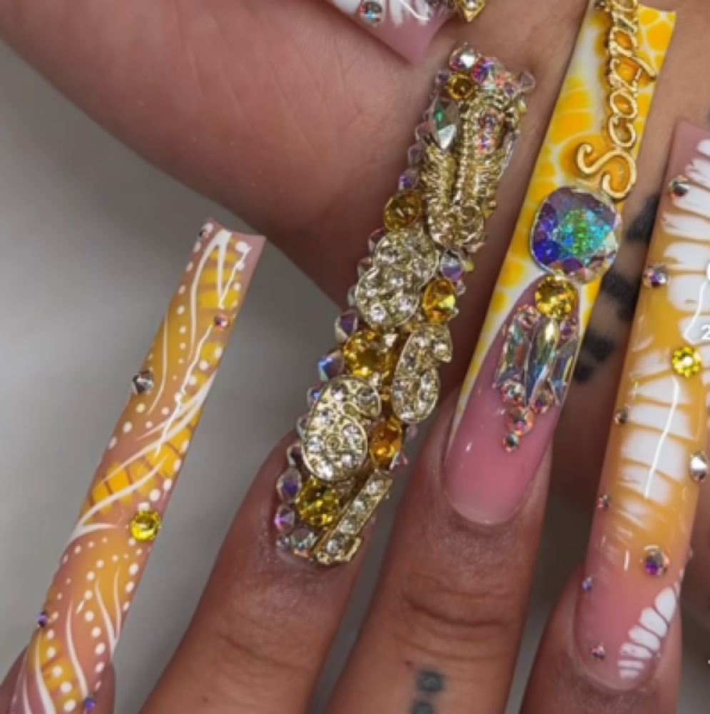 Clustered Nail at The Dollhouse Society in Chattanooga, TN