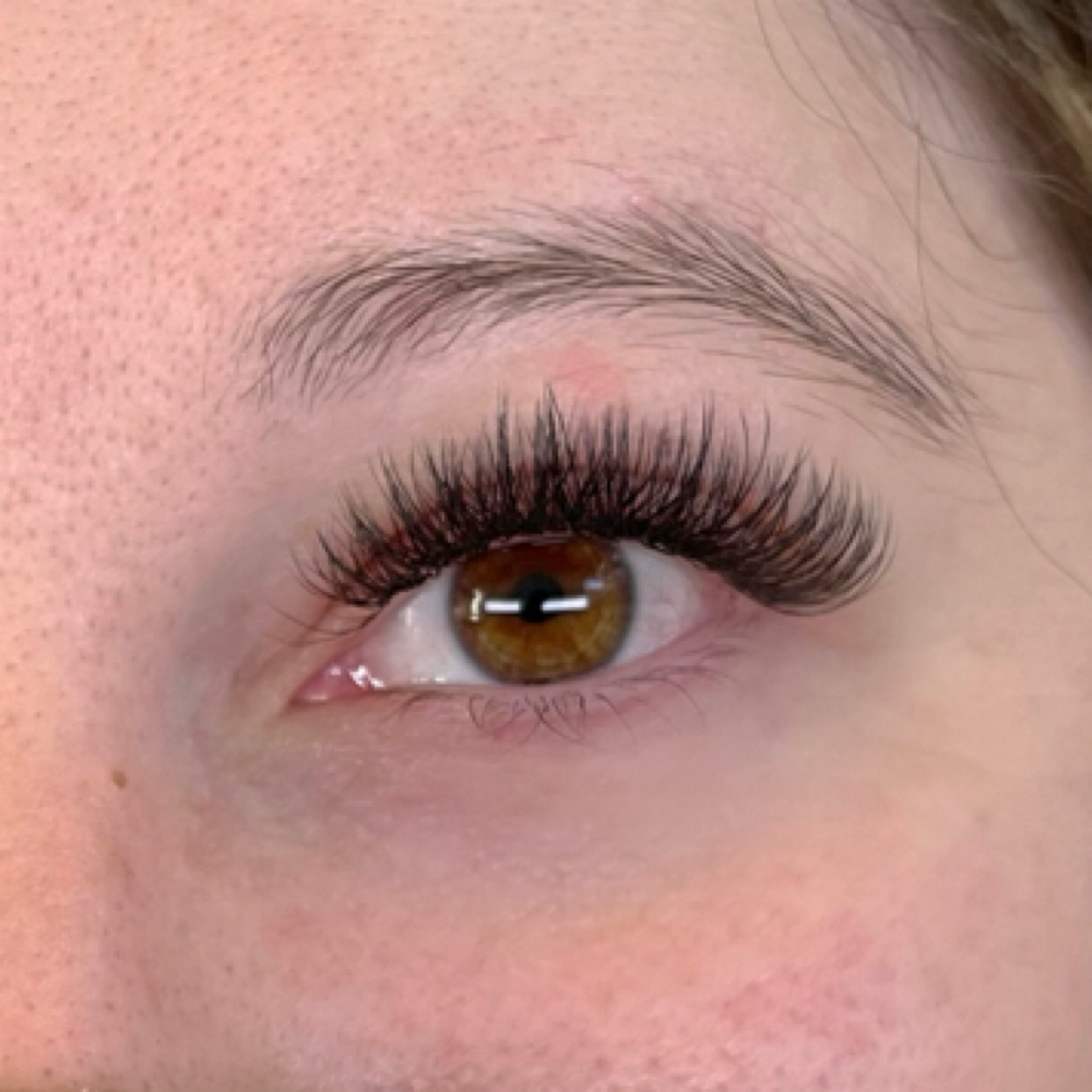 Hybrid Mini Fill - Tammy M. at Lucky Coast Lash in Brookfield, WI