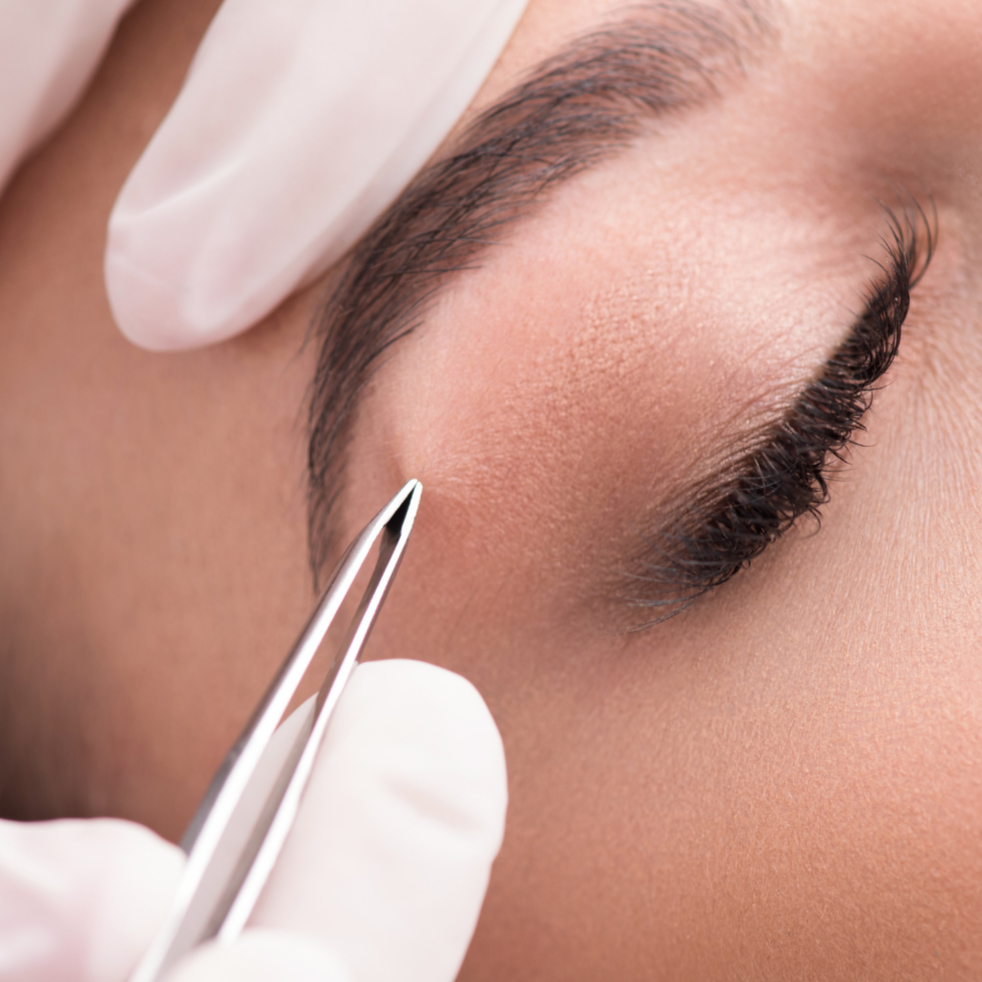 Eyebrow Tweeze | Sobrancelha Pinça at Beauté By Nessa in winter garden, FL