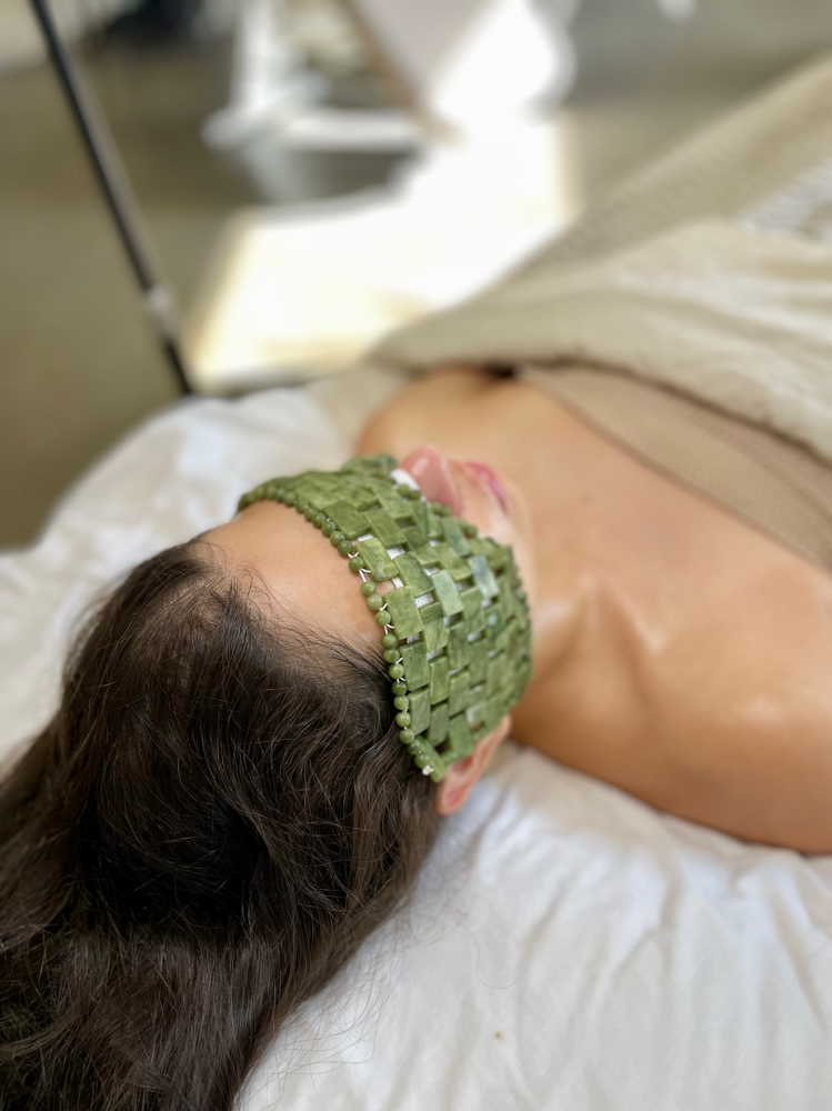 Luna Luxe Facial - 75 Minutes