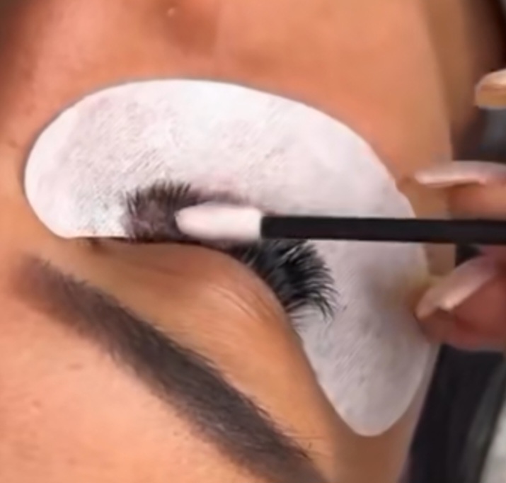 Lash Removal