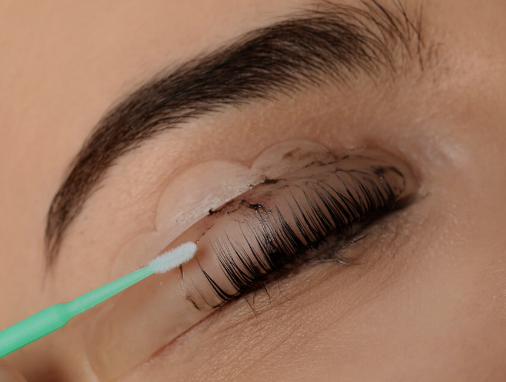 Lash Tinting