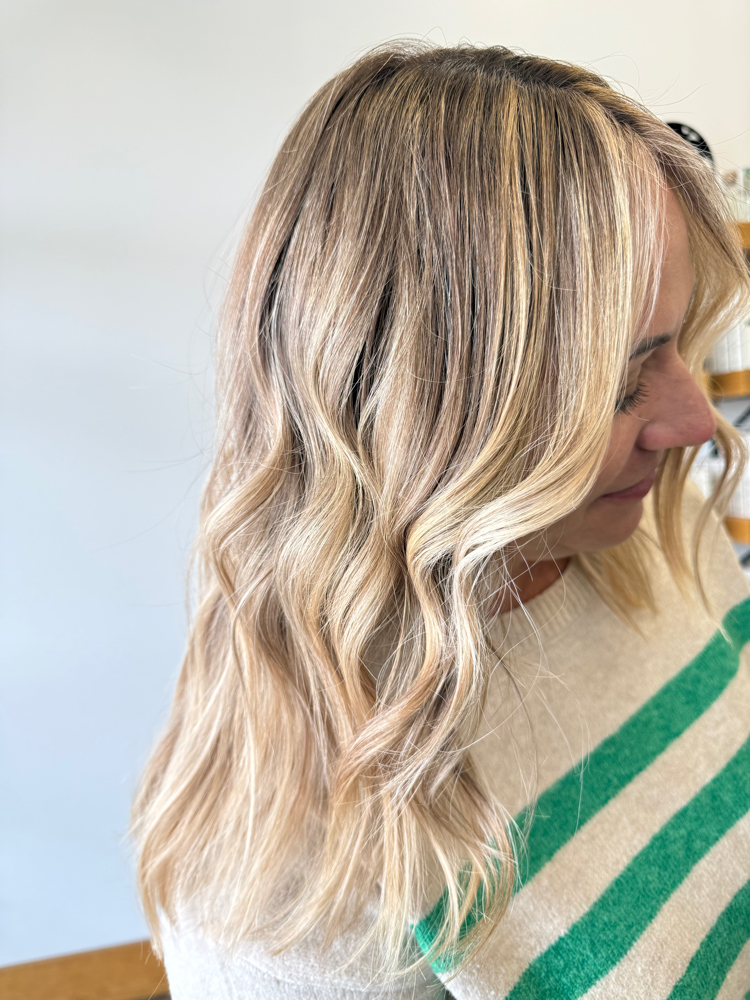 Full Blonding Service