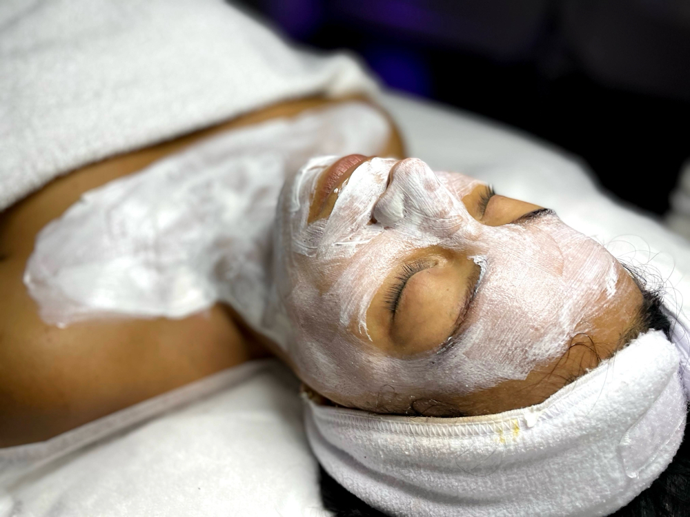 💎Laser Glow Lift Facial