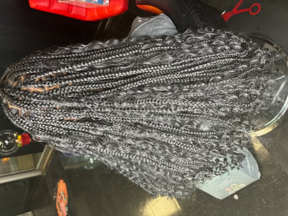MED BOHO KNOTLESS  BRAIDS BY JUICY