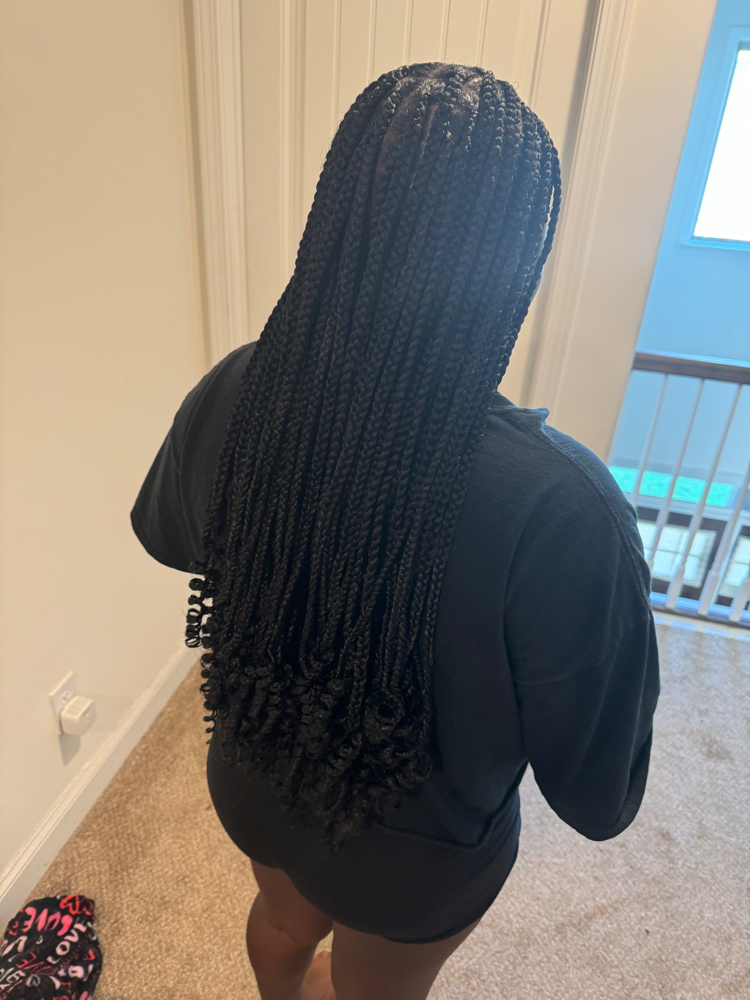 Small Knotless Braids with Curls