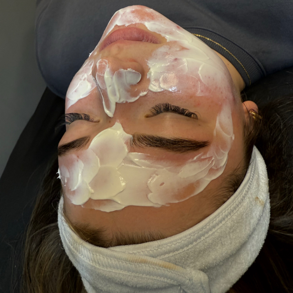 Mini Facial at 10/10 Beauty - Kyla in Youngstown, OH