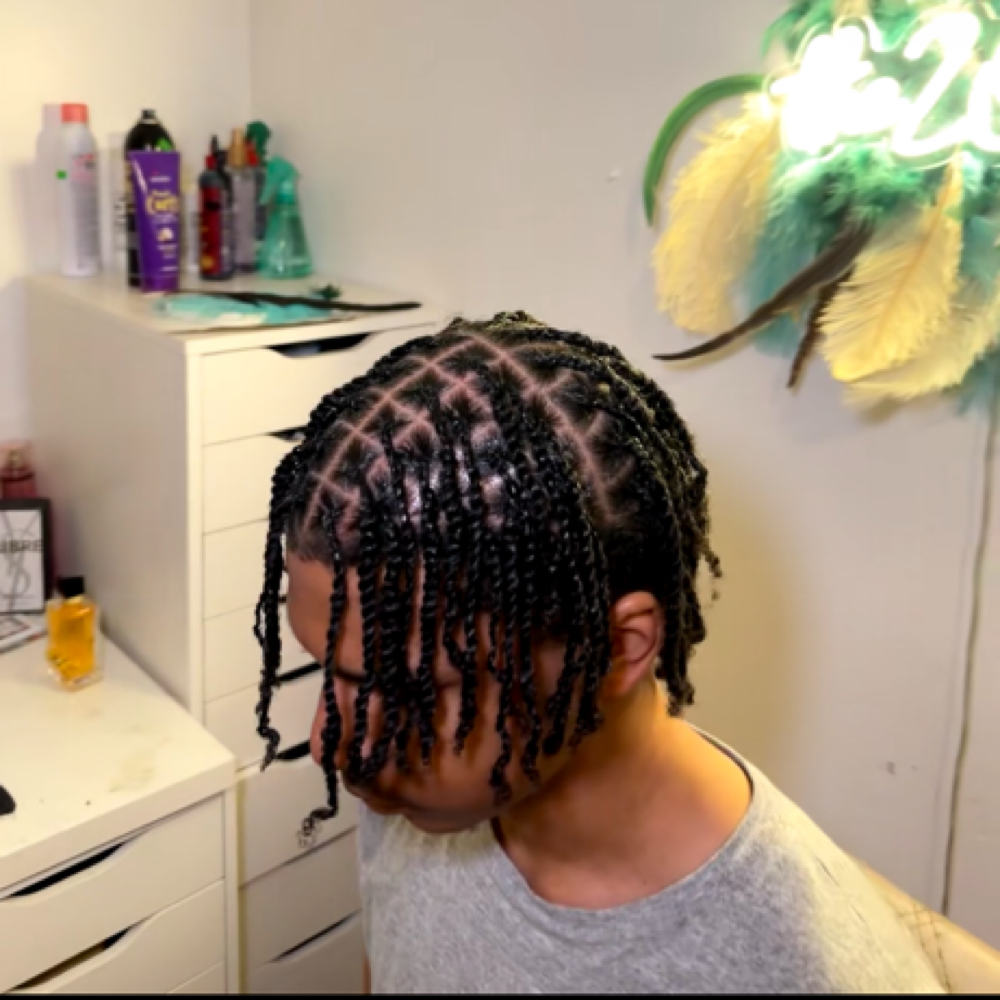 Men Twists Style at THEZOEWAYY in Park Forest, IL