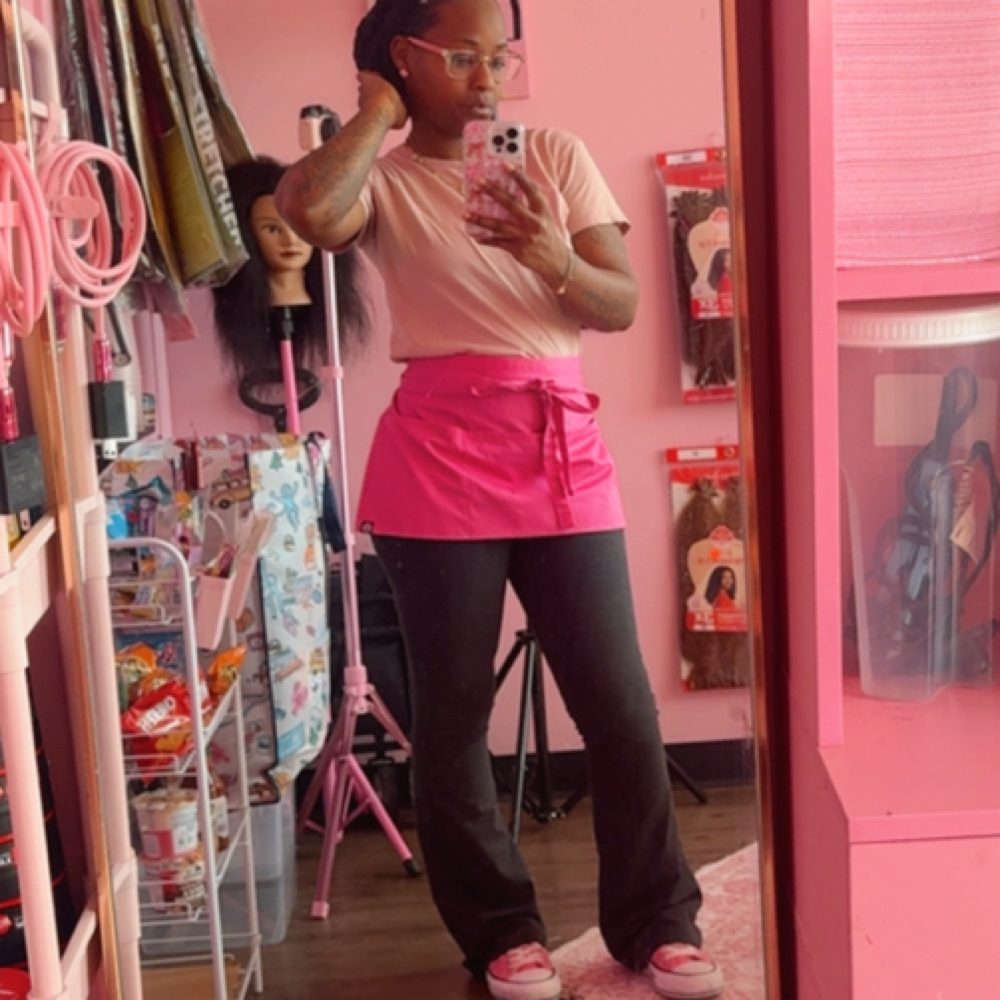 Consultation at Mejko braid studio in Long Beach, CA