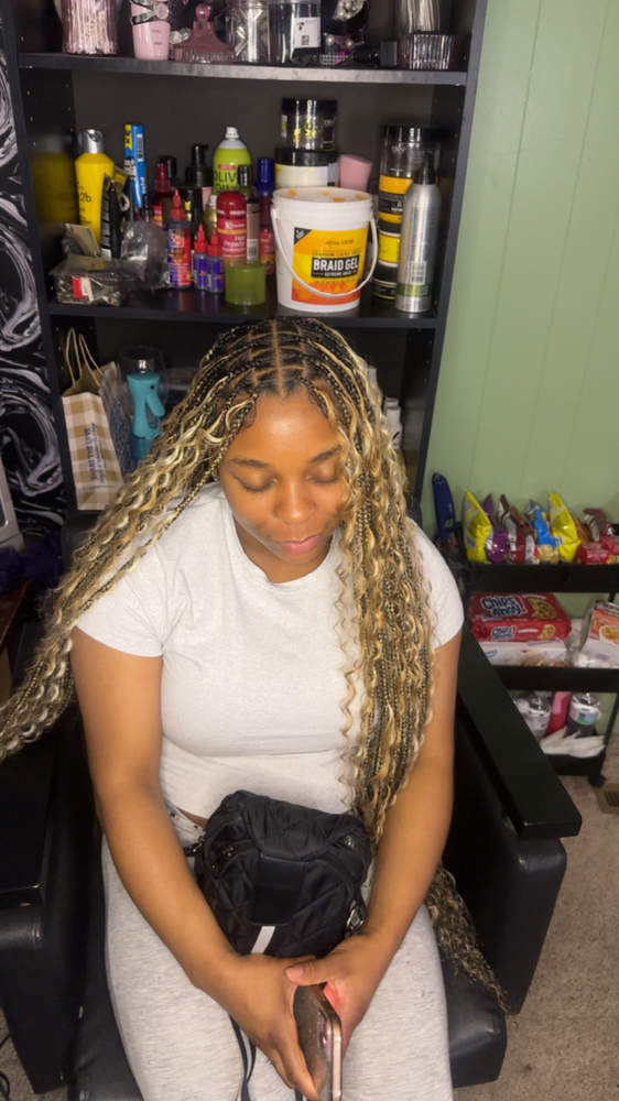Small Bohemian Buttlength at Jasmine Marie in Flint, MI