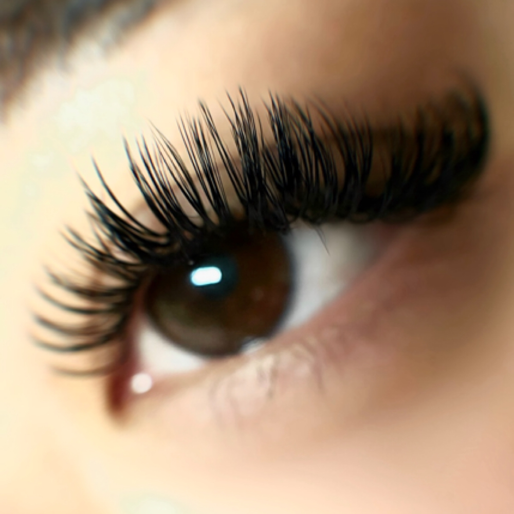 Signature • Hybrid Full Set at Lash & Glow Lounge By Megan in Sykesville, MD