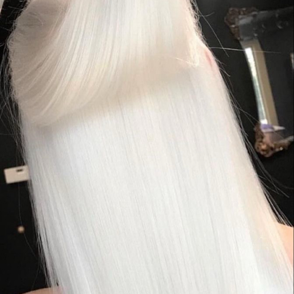 Bleach And Tone at Platinum beauty salon in Naples, FL