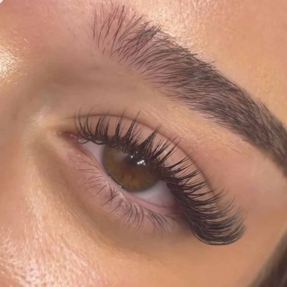 Wet Set Lashes at Āvra Beauty Spa in Irving, TX