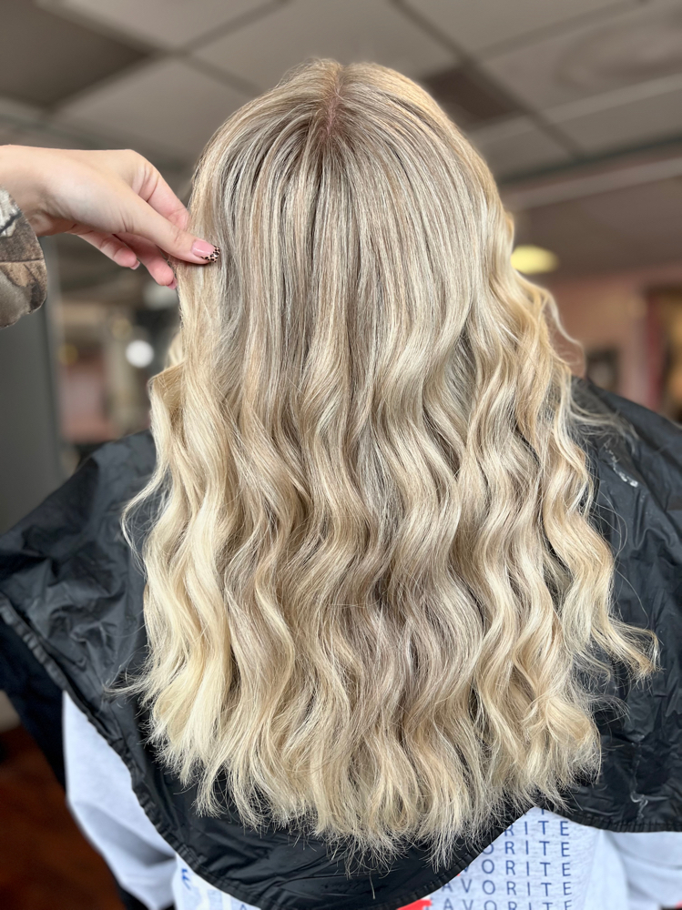 full highlight with heavenly at Hairapy Salon in Cincinnati, OH