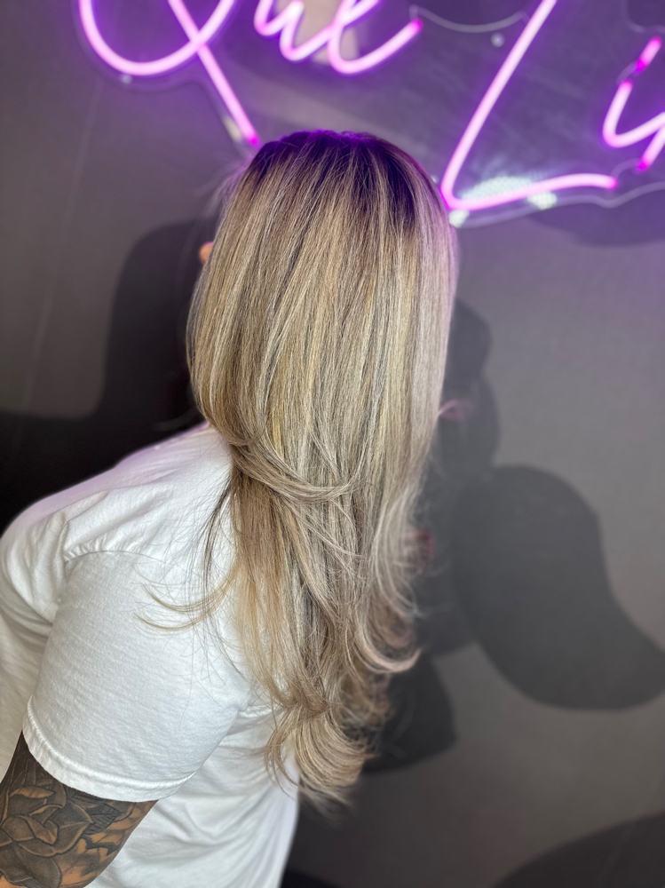 Womens Haircut & Style (blowout)