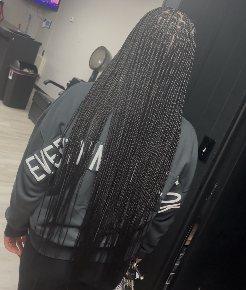 Smedium Knotless Braids (WL)