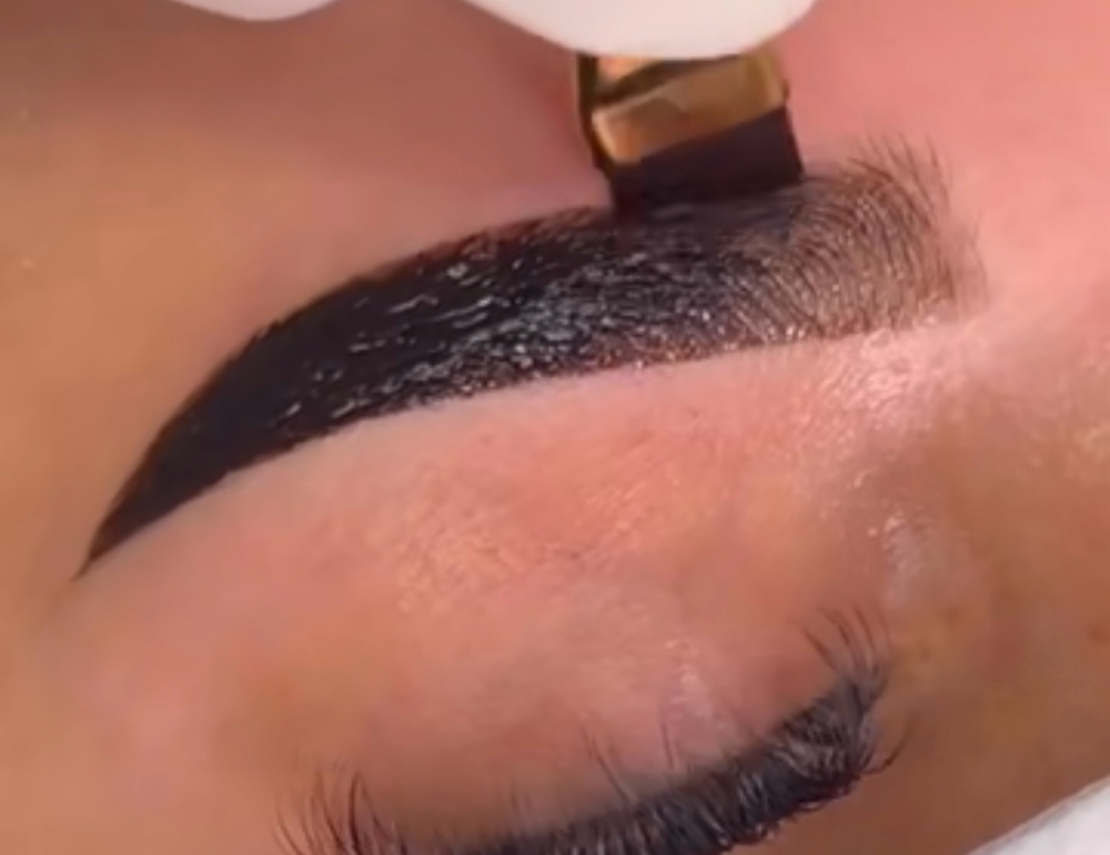 Eyebrow & Eyelash Tinting
