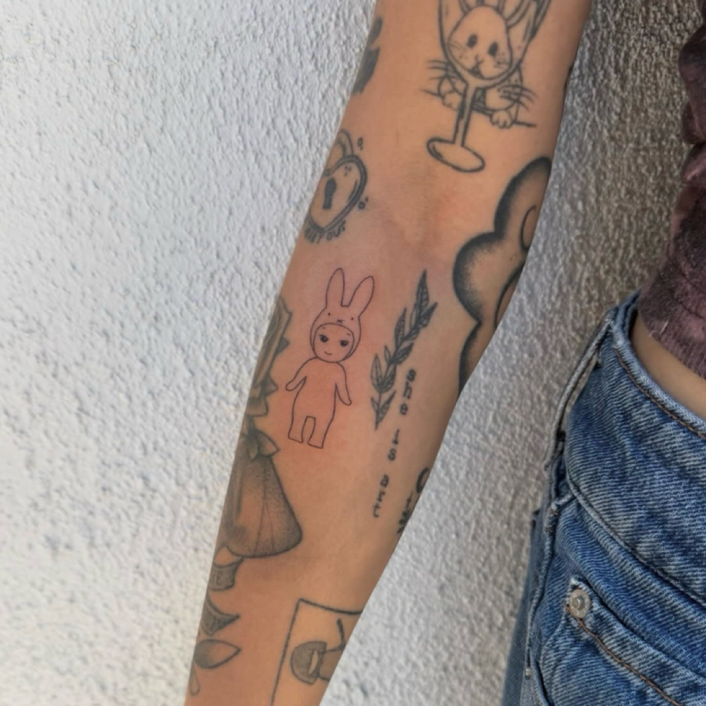 MEDIUM TATTOO WITH @halfpeach.ink at DAZEY AESTHETIC COLLECTIVE in Phoenix, AZ