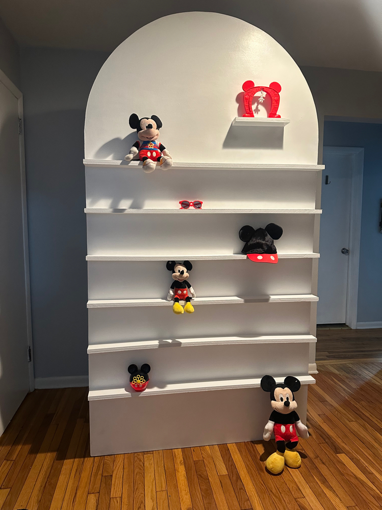 Arched Display Wall