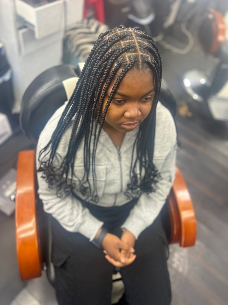 Medium Knotless Braids