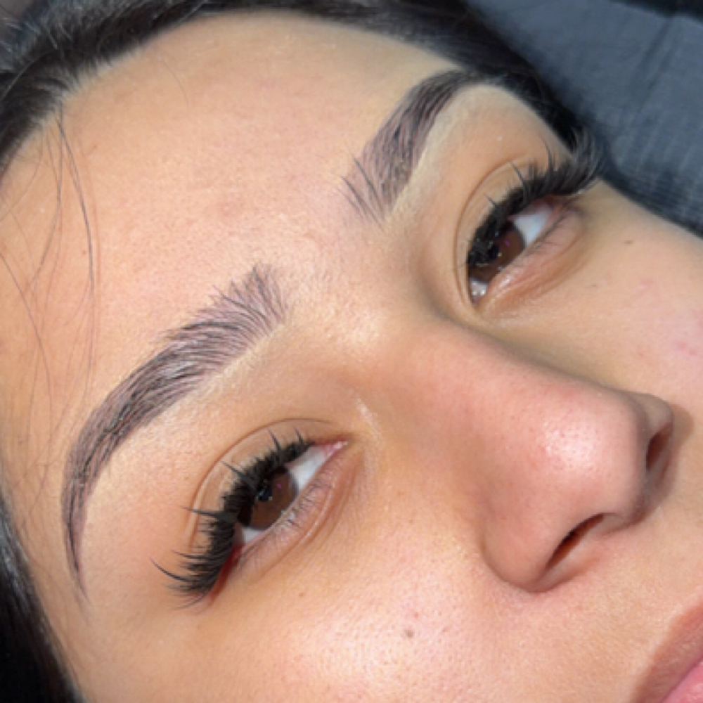 Lash Cluster Set at Han’s Honey in Lawrence, KS
