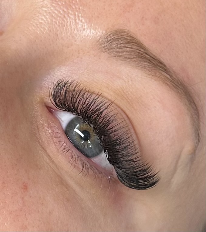 2 Week Volume Lash Fill