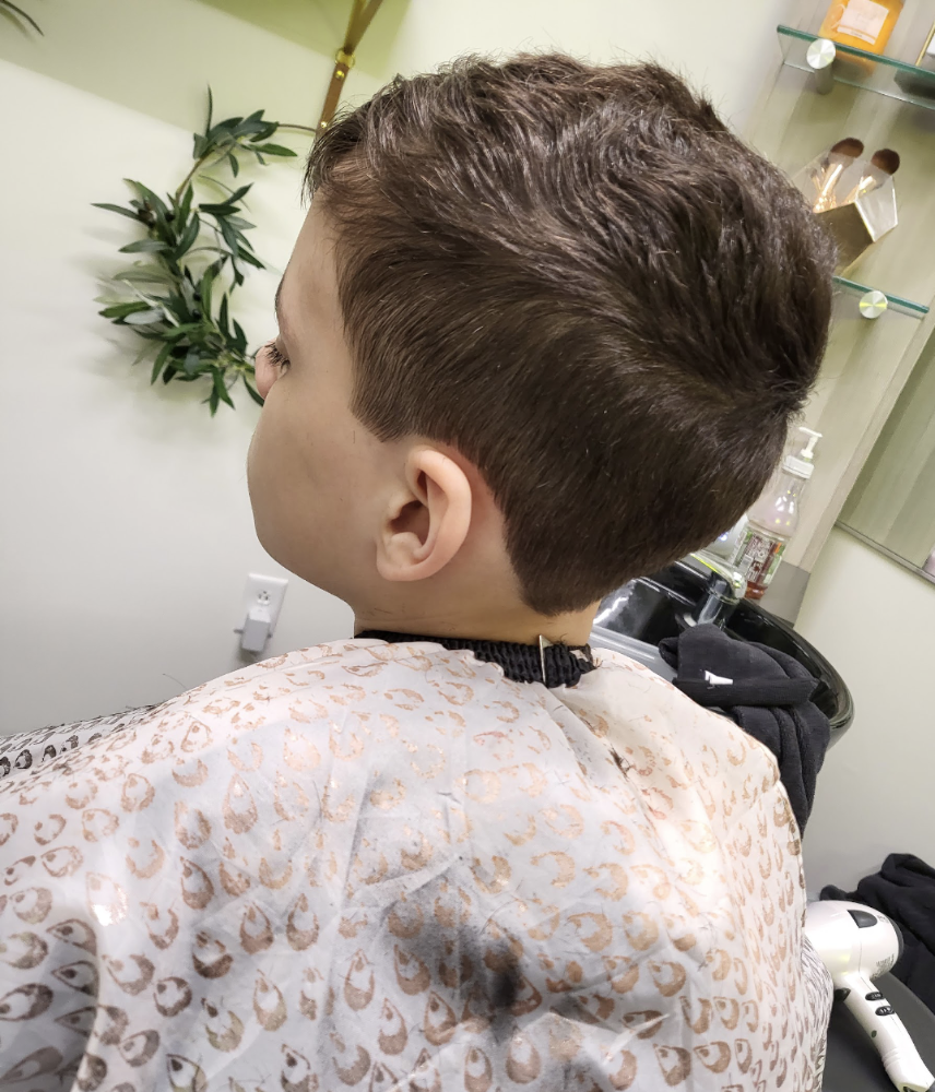 Men's Clipper Cut at Curvygirlbeauty in Lee's Summit, MO