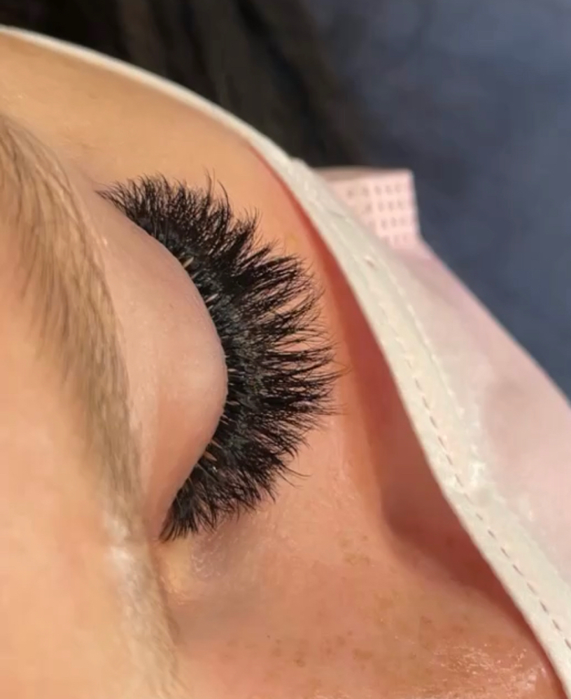 Hybrid/Volume 3 Week Fill at Lash Lux Studio in Haltom City, TX