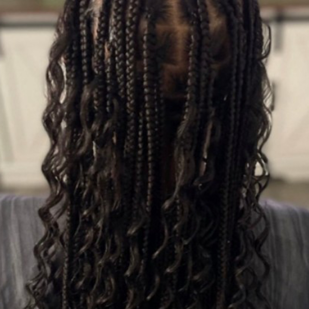 Honey Signature Knotless + Classic at HoneyBraidz N Spa, LLC in Mesa, AZ