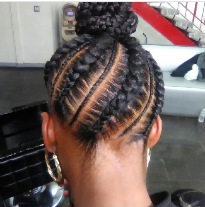 Feed-in Ponytail