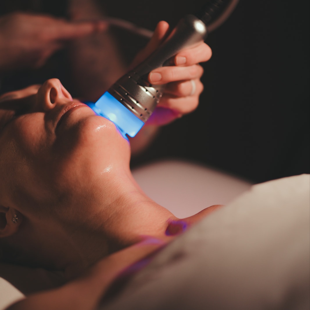 HydroDiamond Facial & Cold Toning