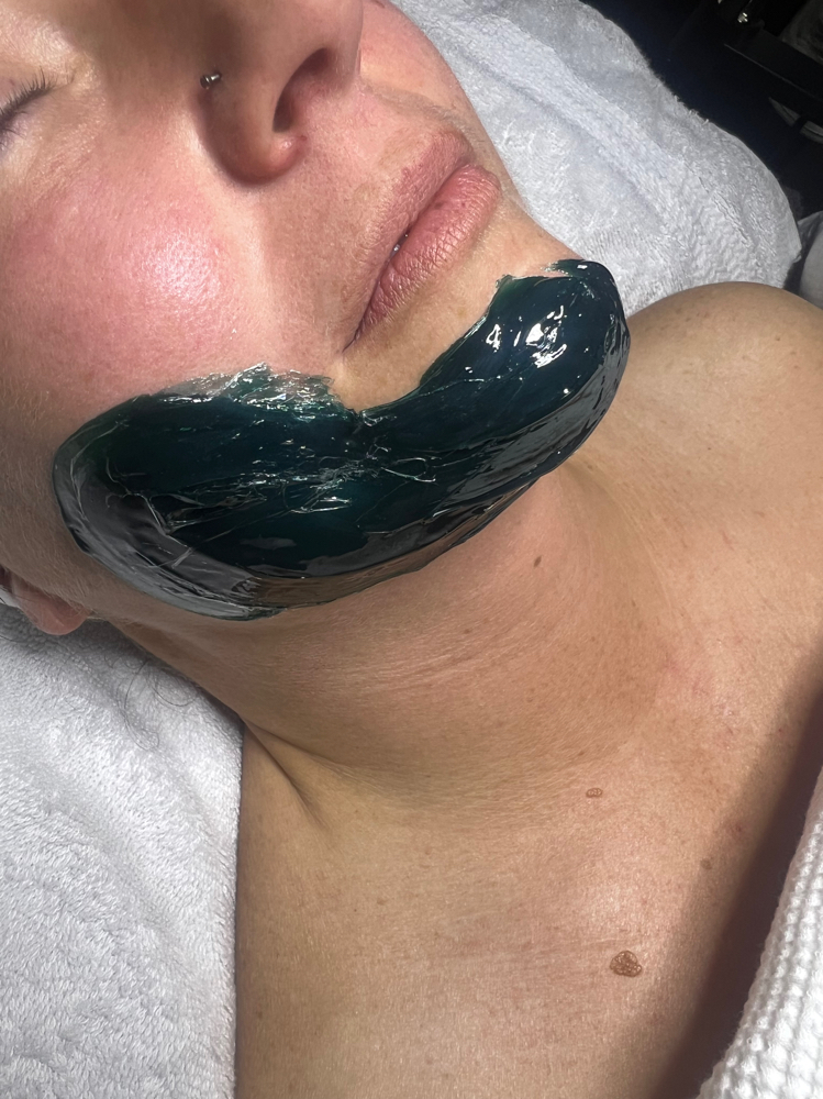 Chin / Upper Lip Wax
