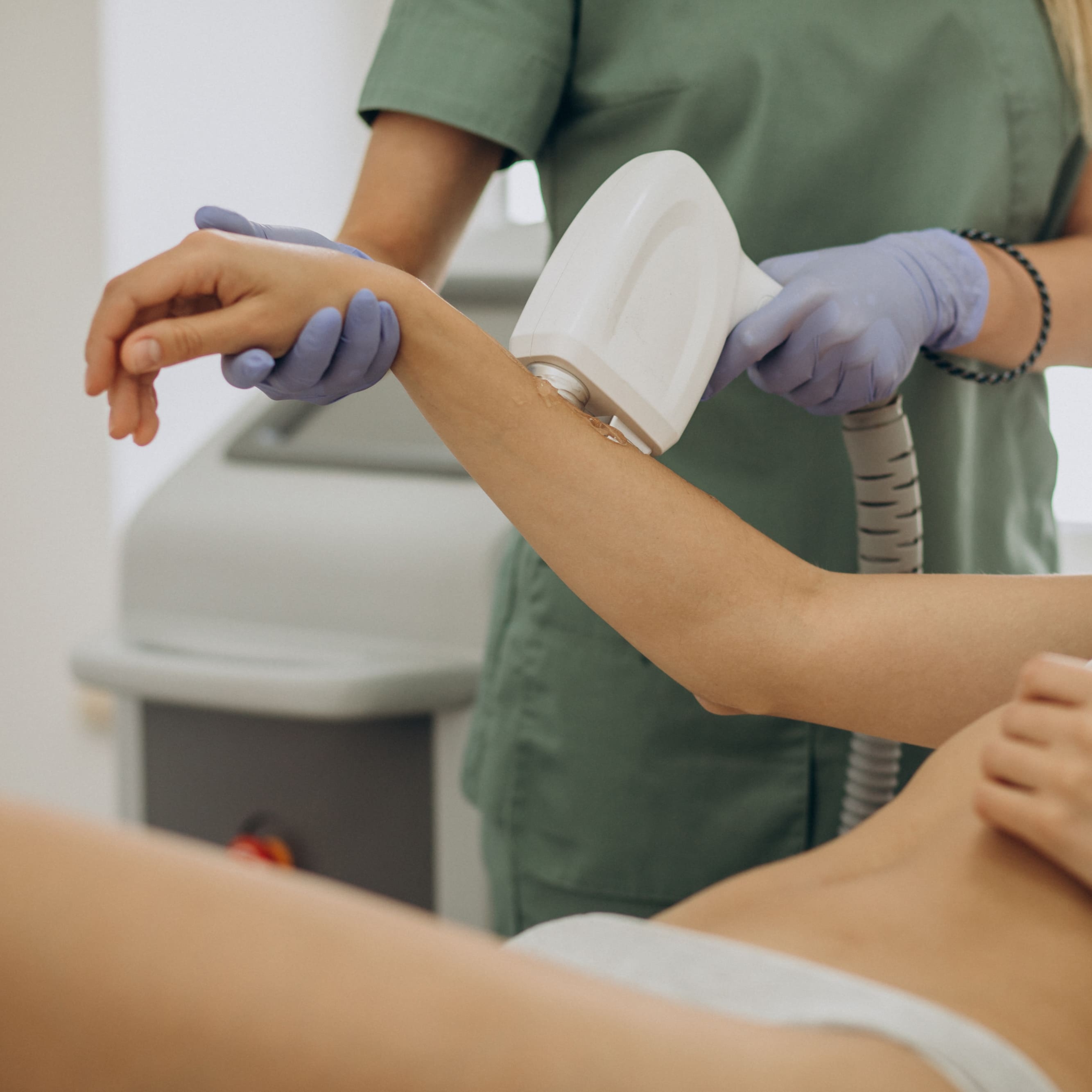 Alma HR Shoulders at Dreamland Health and Wellness in Indianapolis, IN