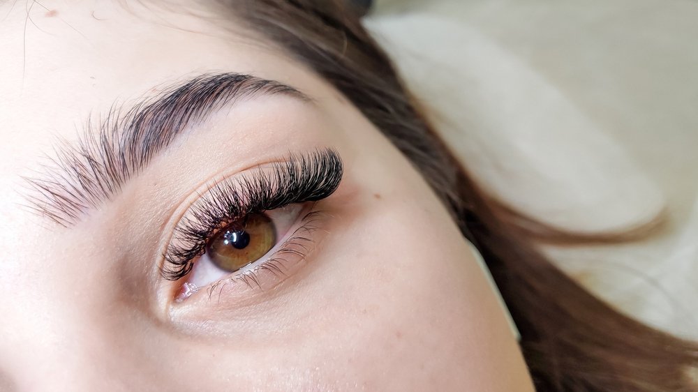 Full Set Lash Extensions: Hybrid