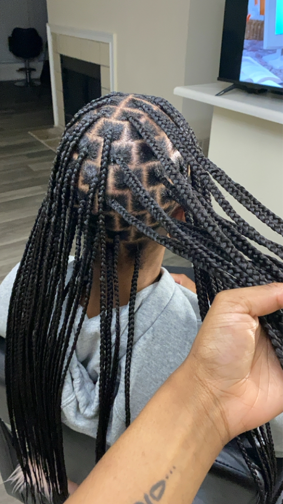Small Knotless - Mid Back Length