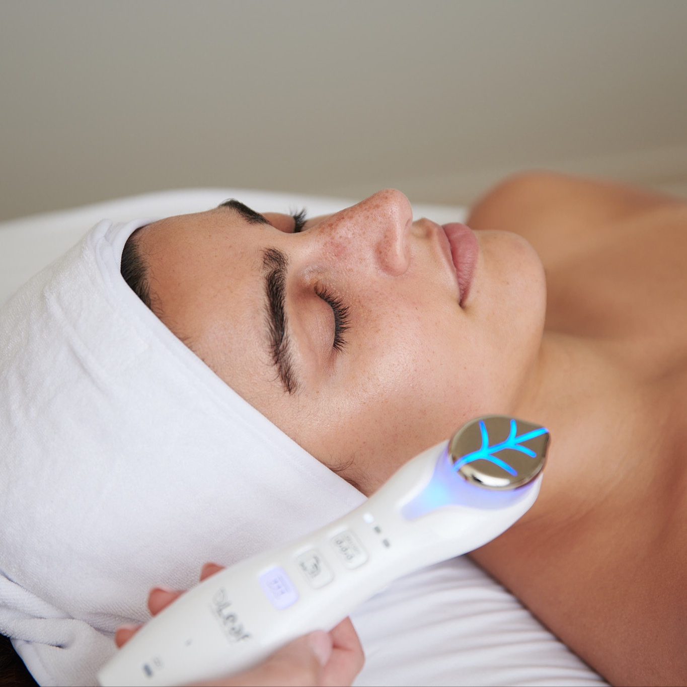 Advanced Corrective Facial – 75 min at Radiant Reflections Spa in Moorhead, MN
